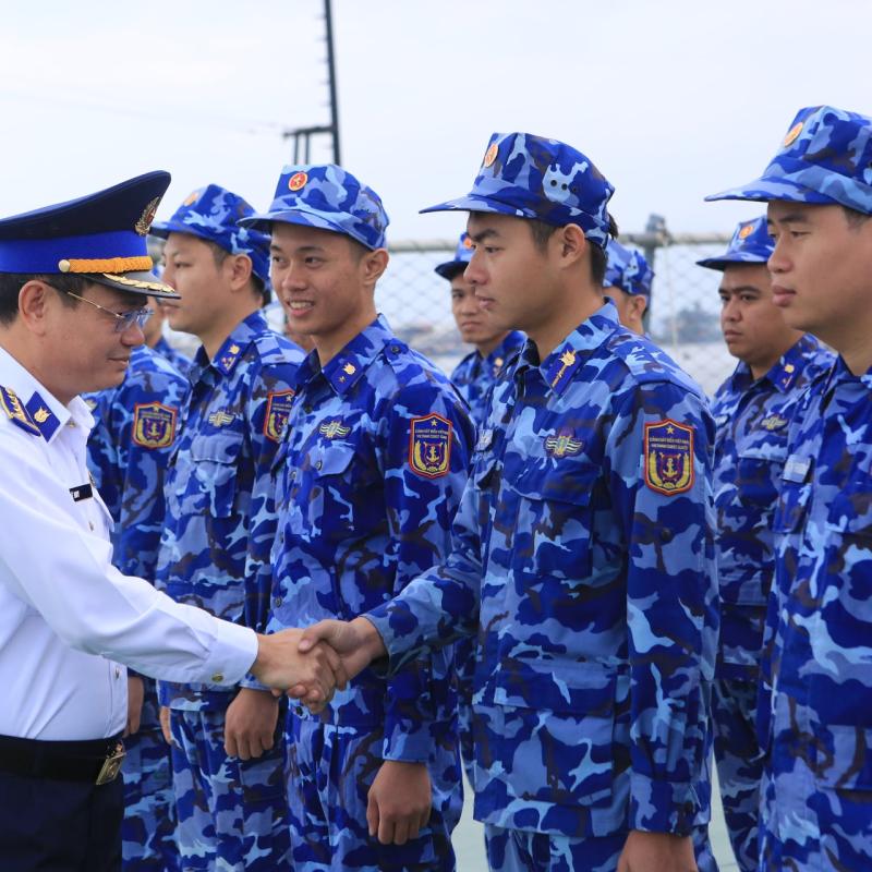 Tàu CSB 8002 xuất quân tuần tra, thực thi nhiệm vụ trực Tết trên biển