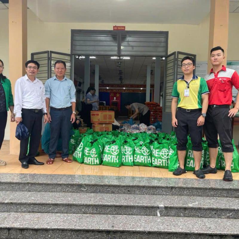 Phường Hòa Cường thành lập đoàn cứu trợ đưa nhu yếu phẩm đến với người dân