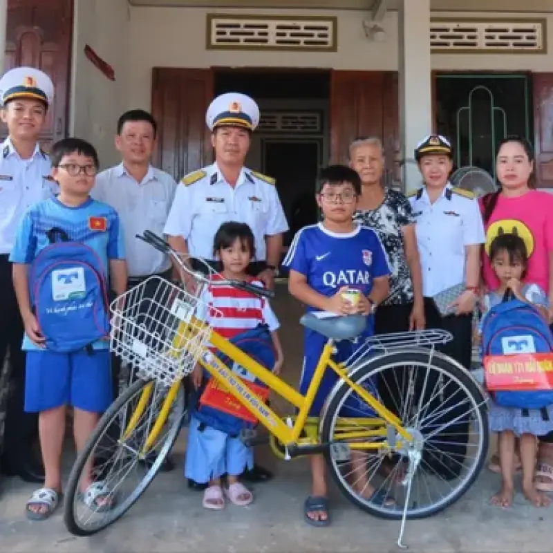 Nghĩa tình người lính biển
